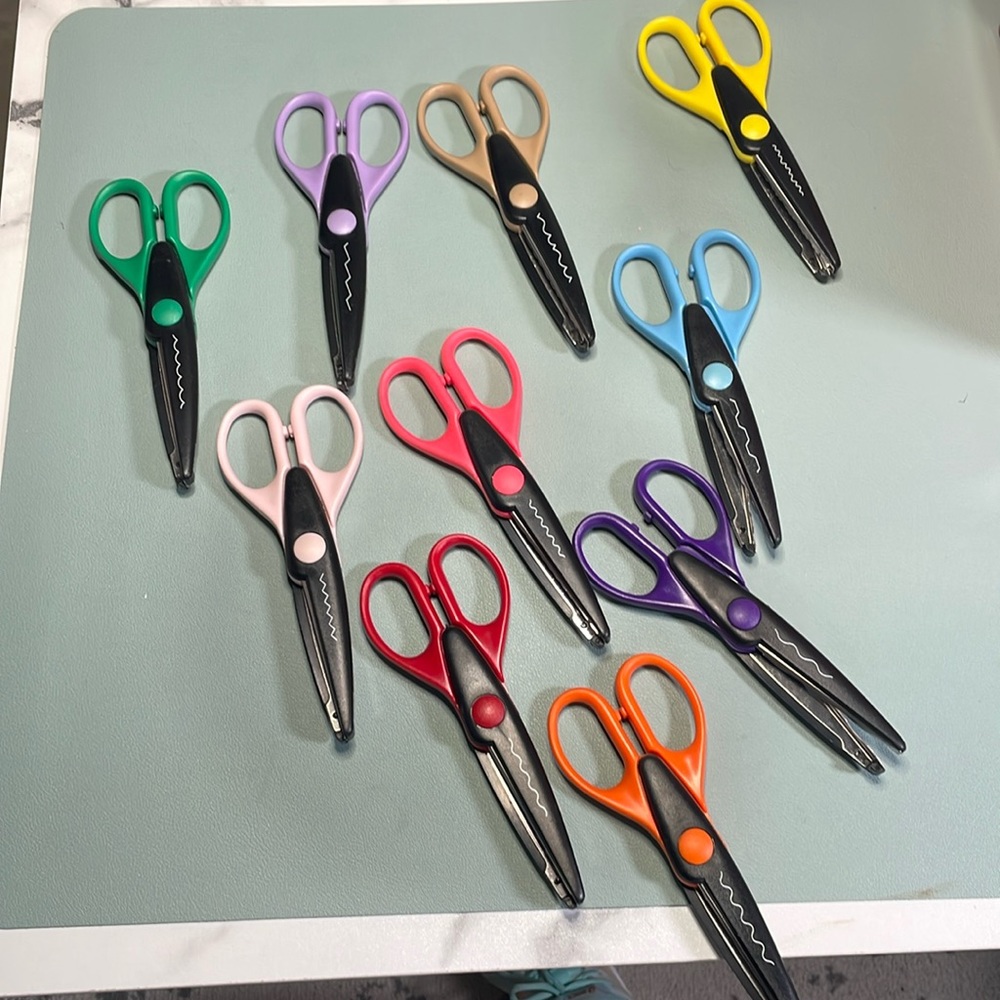Set of 10 craft scissors